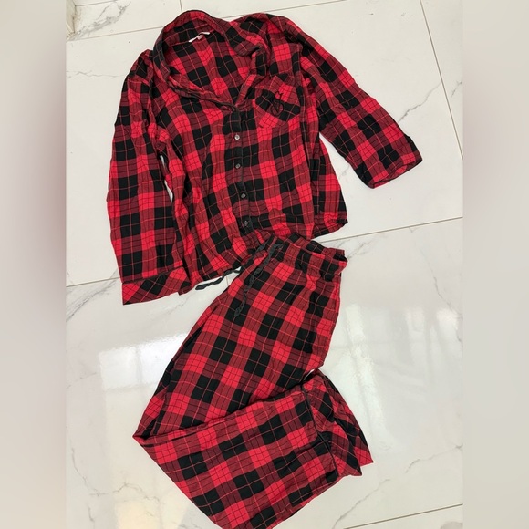 Victoria’s Secret Pajamas Size M - Picture 1 of 2